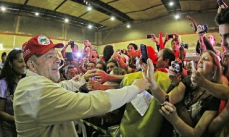 Lula na CUT, espera Dilma sair para discursar e detonar o ajuste fiscal