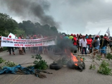 Sem terras fecham rodovias em todo o Brasil