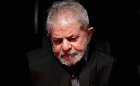 Lula recolhe-se e desiste de viajar o Brasil denunciando o ‘golpe’.