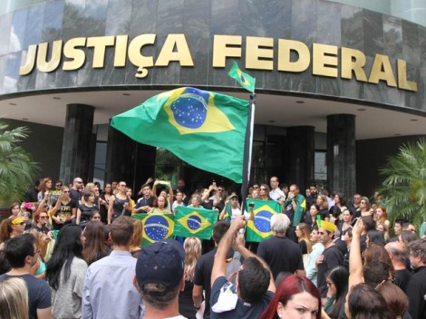 Juízes Federais se organizam e promovem ato contra lei que visa blindar Renan