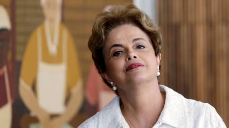 Dilma joga toda a culpa da corrupção no PT e faz alerta sobre fim do partido