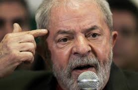 Lula promete ação judicial contra Dória
