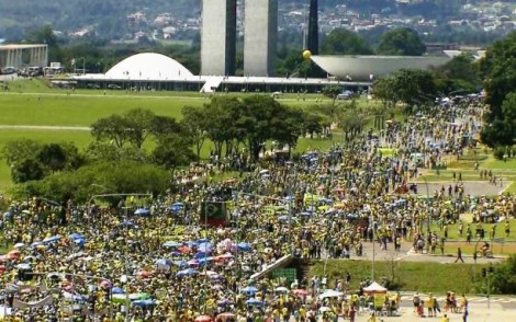 Movimentos populares e ativistas políticos convocam população para terça-feira (29) marcar presença no Congresso