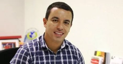 Rogério Lins