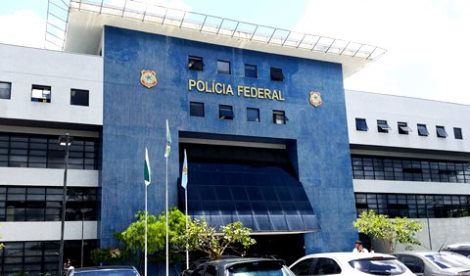 Incêndio suspeito na sede da Polícia Federal em Curitiba