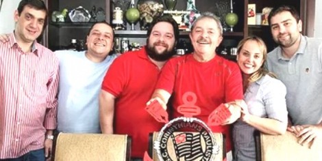 Em clima de apreensão, Lula reúne a família neste domingo