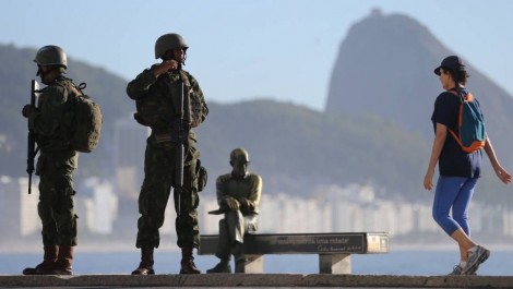 Atuação das Forças Armadas no Rio até o último dia de 2018 não vai resolver nada