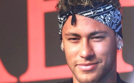 Torcida do Barcelona demonstra indignação e chama Neymar de ‘mercenário e traidor’ (veja o vídeo)