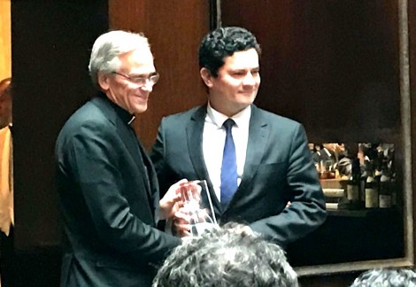 Moro recebe prêmio inédito para sul-americanos