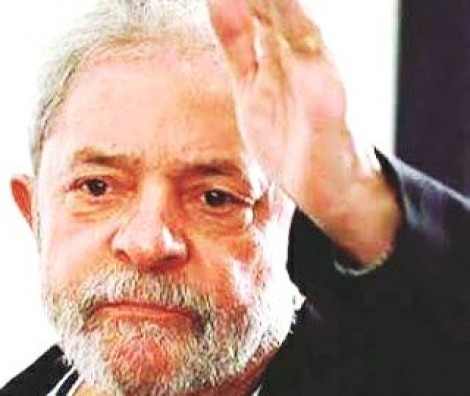 Lula “bravateia” em sua página no Facebook e é enxovalhado por internautas