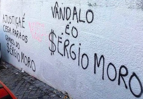 O vil ataque a Moro de militantes disfarçados de estudantes, em Coimbra
