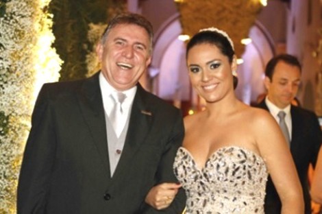 Ex-deputado, marido da aprendiz de Marisa Letícia, é preso e agride repórter (Veja o Vídeo)