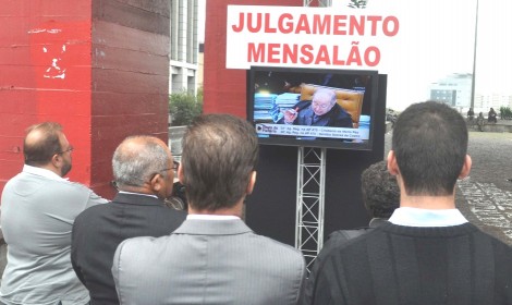 Congresso criou "trânsito em julgado" em 2011 para proteger réus do "mensalão"