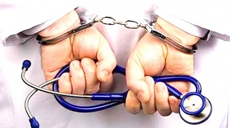 Médico formado na Venezuela é preso em flagrante por abusar de pacientes