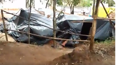 Frio, vento e chuva irrompem e destroem acampamento Marisa Letícia (Veja o Vídeo)