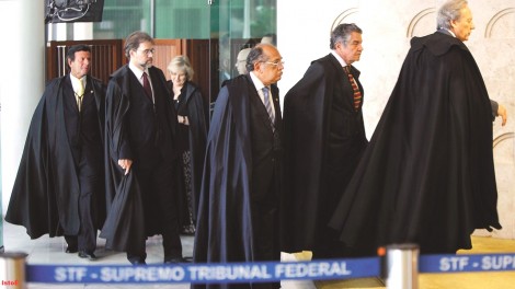 STF terá lavanderia exclusiva para lavar togas dos senhores supremos