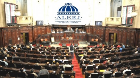 PF faz devassa na ALERJ e leva mais 7 deputados presos