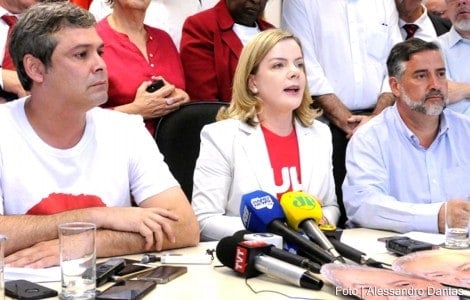 Gleisi, Lindbergh e Pimenta comunicam que PT não participará da posse de Bolsonaro