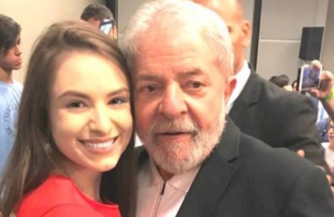 Moça problemática, fã de Lula, inventa grave mentira sobre a operação de Bolsonaro