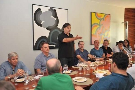 Bolsonaro vai com várias “testemunhas” a almoço com Maia, Toffoli e Alcolumbre