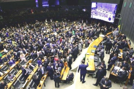 Não temos Congresso, temos um galinheiro