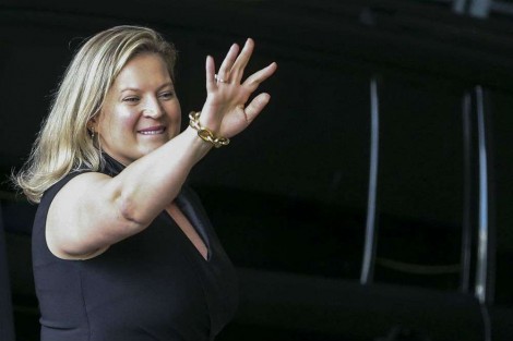 Joice ataca Revista Época e acusa “mentiras” e “Fake News”