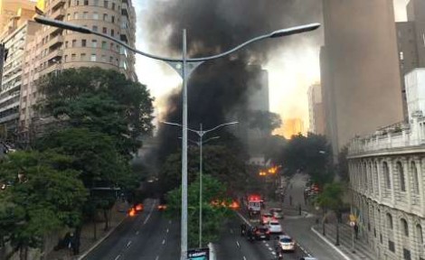 Fracassa a greve dos gatos pingados (Veja o Vídeo)