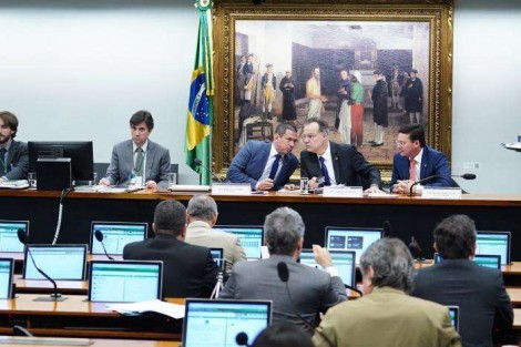 A PEC 06/2019 e a “demissão de servidores” que se aposentarem pelo INSS/RGPS: um tiro no pé da Previdência