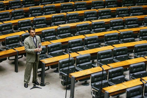 Cada vez que ouço que Bolsonaro não fez nada como deputado...