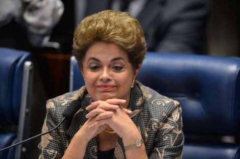 Dilma finalmente acerta: "Querem transformar os Correios numa grande Amazon"