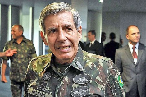 General Heleno rebate manchete de O Globo e enaltece o patriotismo dos militares