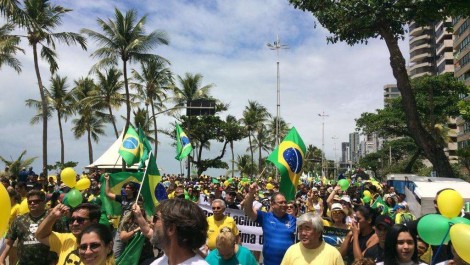 A história de um povo alegre que um dia foi dominado por uma quadrilha vermelha