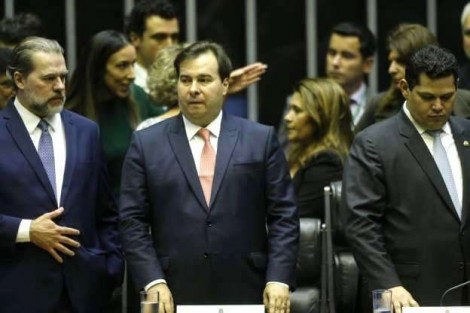 A troca de gentilezas espúrias, imorais e inescrupulosas entre o STF, a Câmara e o Senado Federal