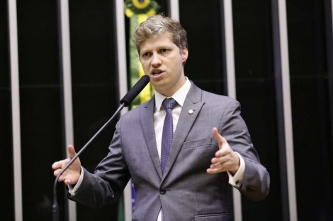 Marcel van Hattem afirma que oposição defende estatais pois lucros são destinados ao Fundão Partidário (veja o vídeo)