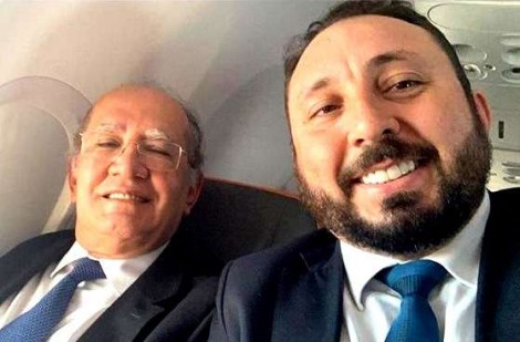 A intrigante “selfie” do advogado de Ricardo Coutinho com o ministro Gilmar Mendes