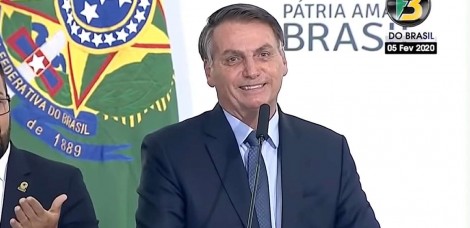 Bolsonaro comemora 400 dias de governo junto com ministros: "O Brasil já mudou" (veja o vídeo)