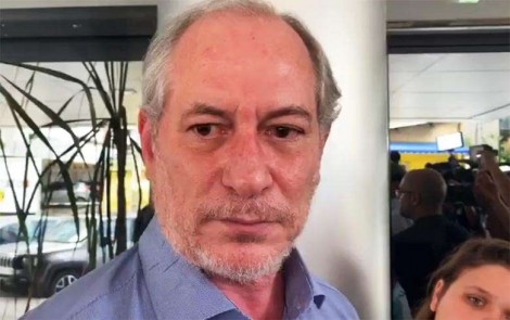 Ciro, insano e infame, admite que no lugar de Cid também usaria a retroescavadeira como arma (veja o vídeo)