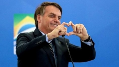 Bolsonaro faz convocação para o dia 15 e oposição, amedrontada, desta vez fica em silêncio