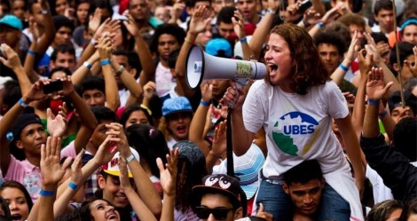 Perfis de esquerda fazem apologia a facada e incitam morte de Bolsonaro e apoiadores