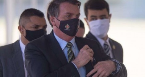Bolsonaro desmente Folha, O Globo e Crusoé, e dispara: “Não vou me submeter a interrogatório” (veja o vídeo)
