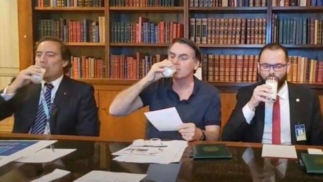 Bolsonaro, o desafio do leite e mais uma narrativa “podre” da esquerda