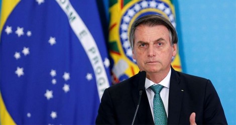 Bolsonaro sugere redução do salário de parlamentares para melhorar o auxílio emergencial (veja o vídeo)