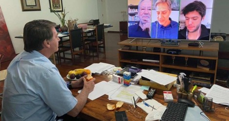 Bolsonaro prestigia a ‘superlive’ com Lacombe, Coppolla e Garcia (veja o vídeo)