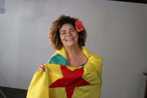 Moraes atende deputada do PCdoB e envia a PGR notícia-crime contra Bolsonaro e filhos