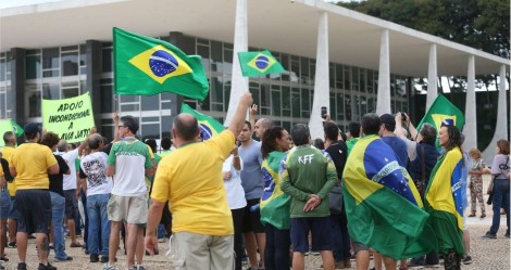 Instituições contra a Liberdade: Violar a liberdade é violar a dignidade da pessoa humana