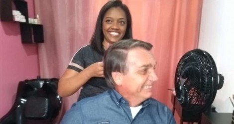 Bolsonaro muda agenda para prestigiar jovem humilde que inaugurava salão de beleza (veja o vídeo)