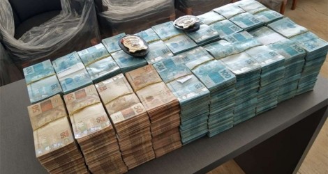 PF prende ex-deputado, durante operação contra fraudes e lavagem de dinheiro, com R$ 2 milhões escondidos