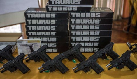 Taurus, a maior fabricante de armas do Brasil, é contra decisão de zerar impostos de importação. Por que será?