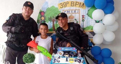 PMs fazem surpresa e vão a festa de aniversário de menino que sonha ser policial
