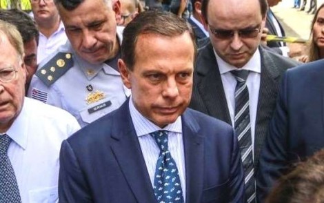 Na véspera do “tratoraço”, Doria ‘amarela’ e recua